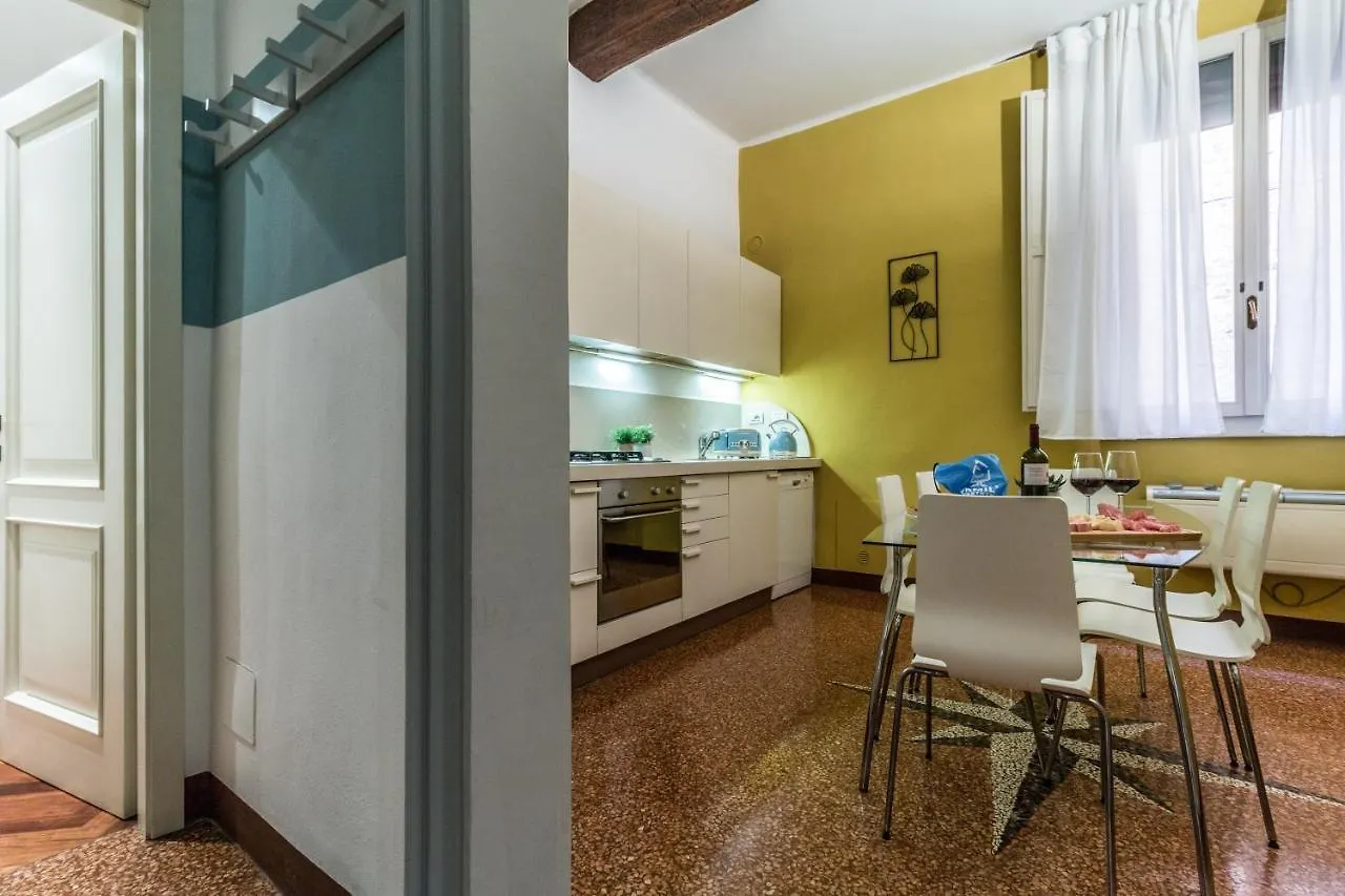 Familybo Apartments Santo Stefano 볼로냐